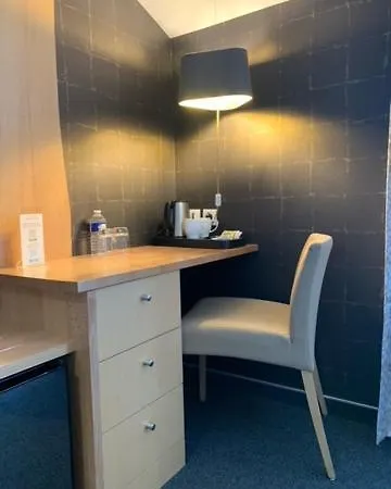 Otel Logis De La Riviere 3*