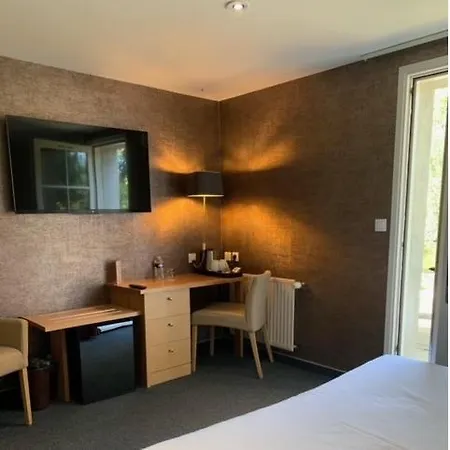 Logis De La Riviere Hotel 3*
