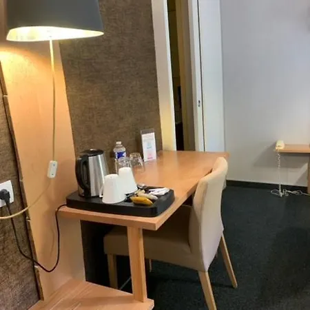 Otel Logis De La Riviere