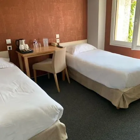 Logis De La Riviere Hotel