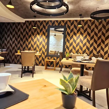 Logis De La Riviere 3*