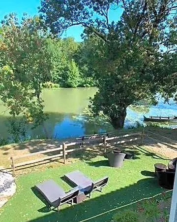 Hotel Logis Auberge De La Riviere