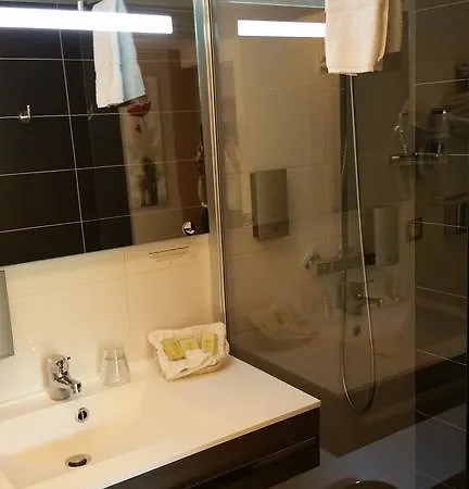 Otel Logis De La Riviere