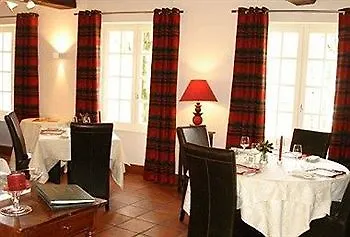 Hotel Logis Auberge De La Riviere Les Velluire-sur-Vendee