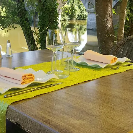 Otel Logis De La Riviere 3*