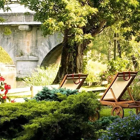Logis De La Riviere Hotel 3*