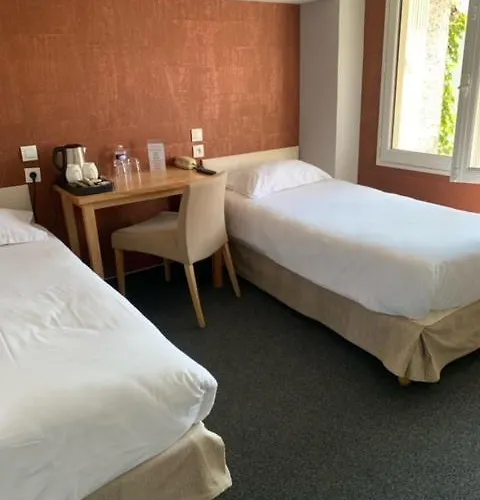 Logis De La Riviere Hotel