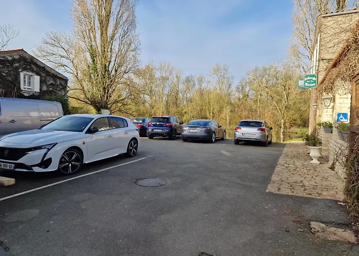 Logis De La Riviere Hotel Les Velluire-sur-Vendee