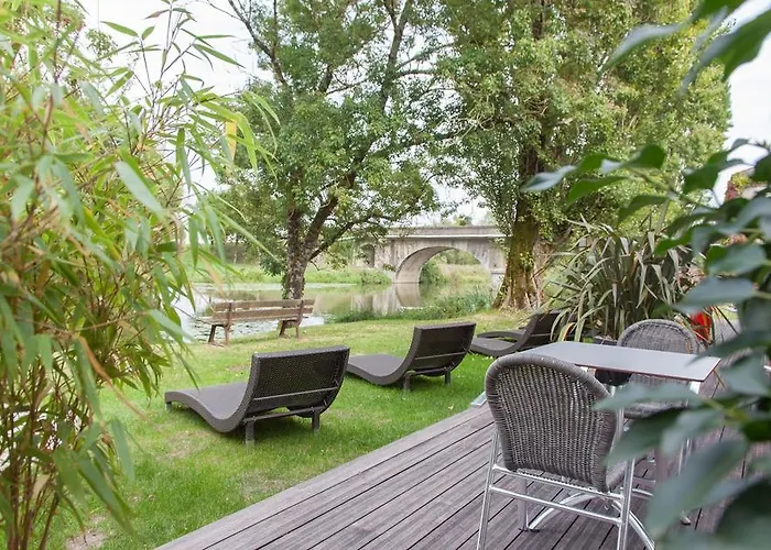 Hotel Logis De La Riviere