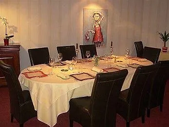 Hotel Logis De La Riviere 3*