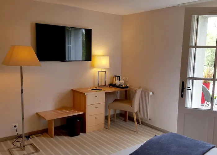 Logis De La Riviere 3*