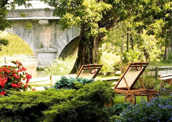 Logis De La Riviere Hotel 3*